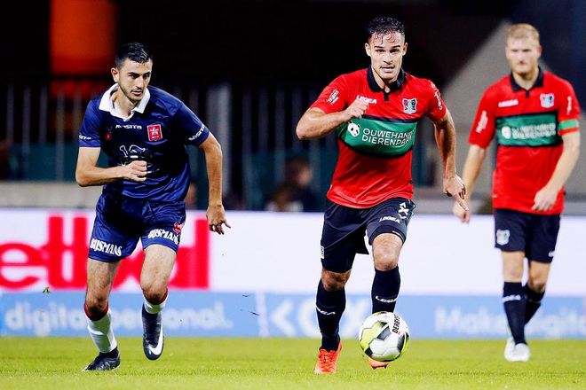 投入巨资招 投入巨资招